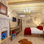 Hotel Cave - The Special Class