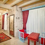 Cave - The Special Class Ξενοδοχείο Γκόρεμε