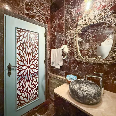 Cave - The Special Class * Göreme