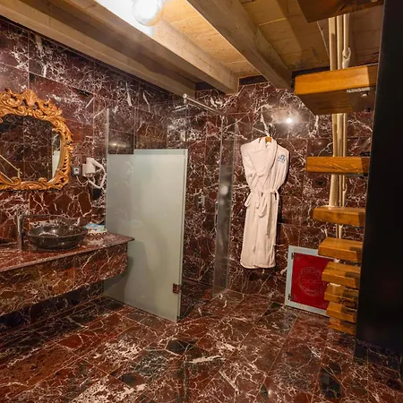 Hotel Cave