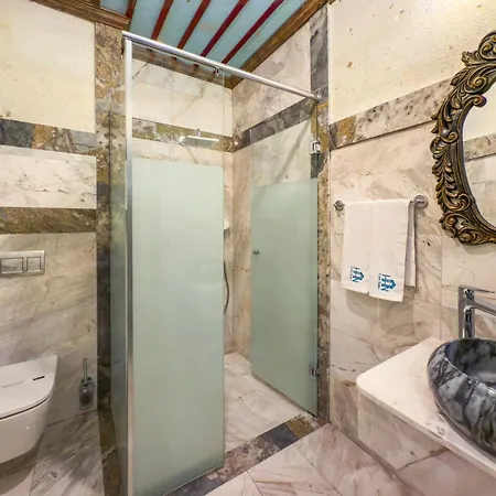 Hotel Cave - The Special Class *