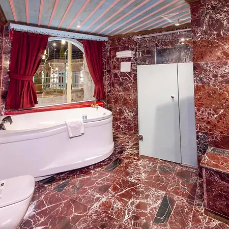 Cave Hotel *