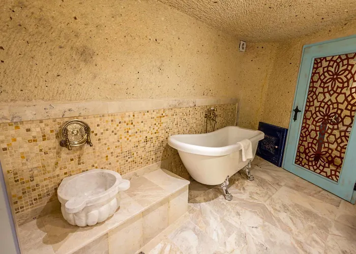 Hotel Cave - The Special Class *