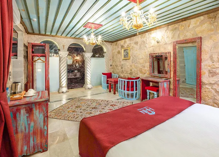 Hotel Cave - The Special Class