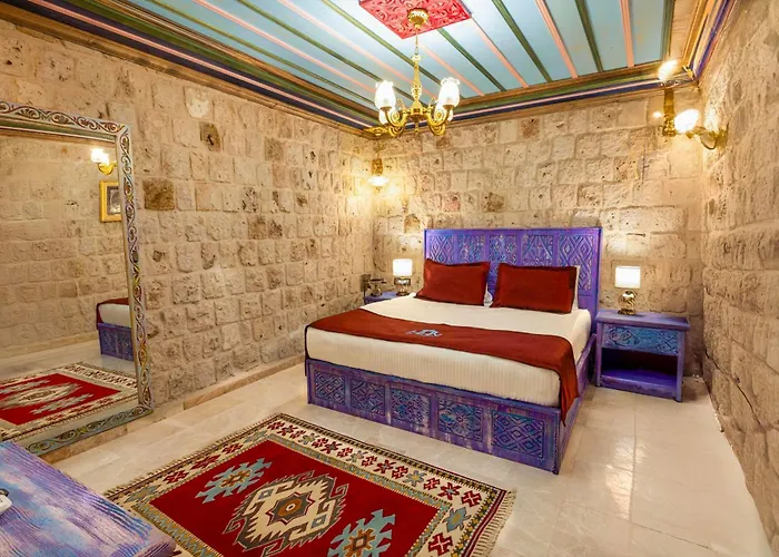 Cave - The Special Class Hotel *